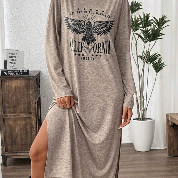 Relaxed Graphic Maxi Dress in Taupe - Picture 7 of 8